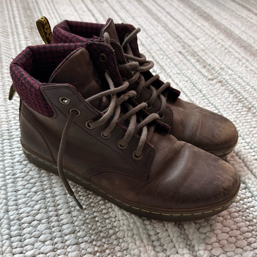 Dr Doc Martens Women Brown Leather Ankle Boots 7 Maelly Booties Buffalo Plaid
